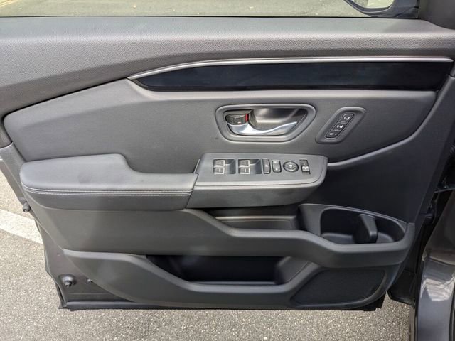 Certified 2025 Honda Pilot Touring image 34