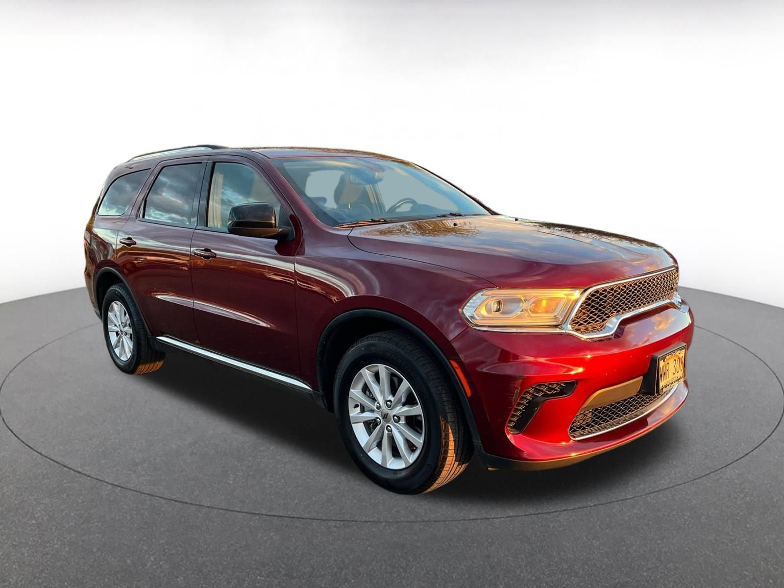 Used 2023 Dodge Durango SXT image 1
