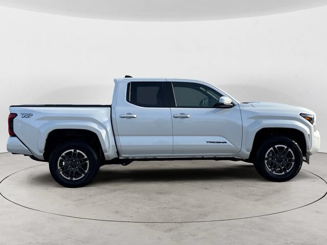 Certified 2025 Toyota Tacoma TRD Sport w/ TRD Sport Upgrade Package AWD/4WD image 6