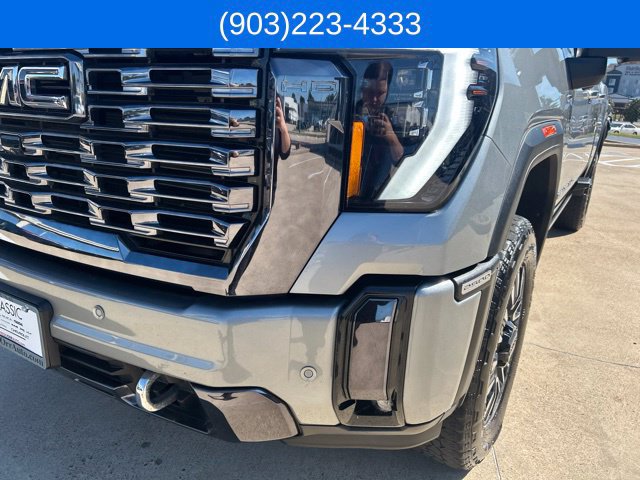 Used 2024 GMC Sierra 2500 Denali Ultimate AWD/4WD image 6