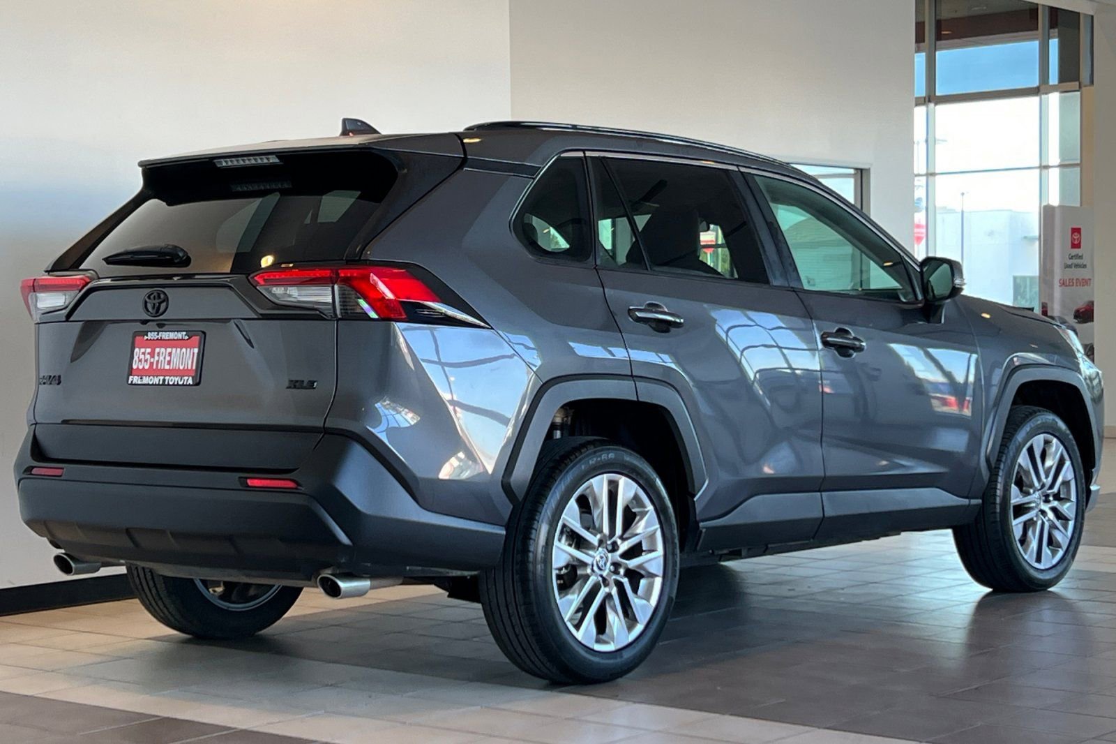 Certified 2022 Toyota RAV4 XLE Premium image 4