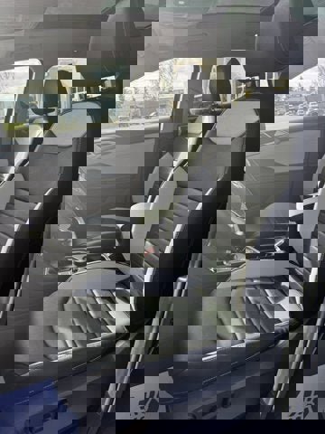 Certified 2025 Volkswagen Taos SEL image 13