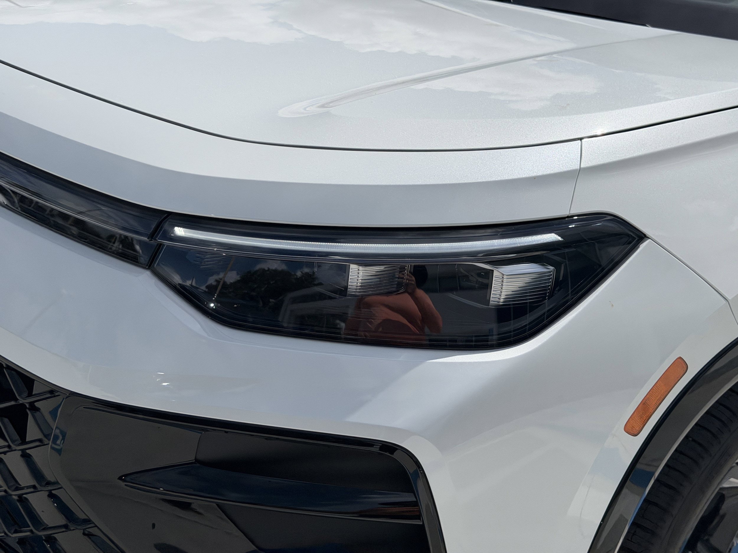 New 2026 Volkswagen Tiguan SE R-Line FWD image 8