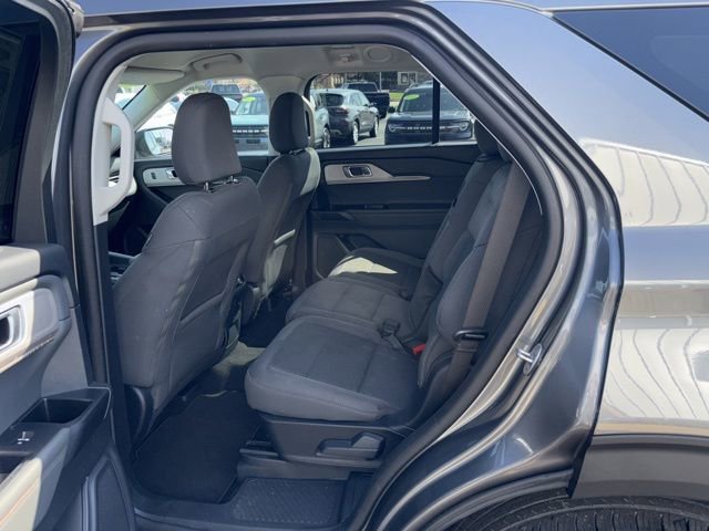 Used 2025 Ford Explorer Active AWD/4WD image 21