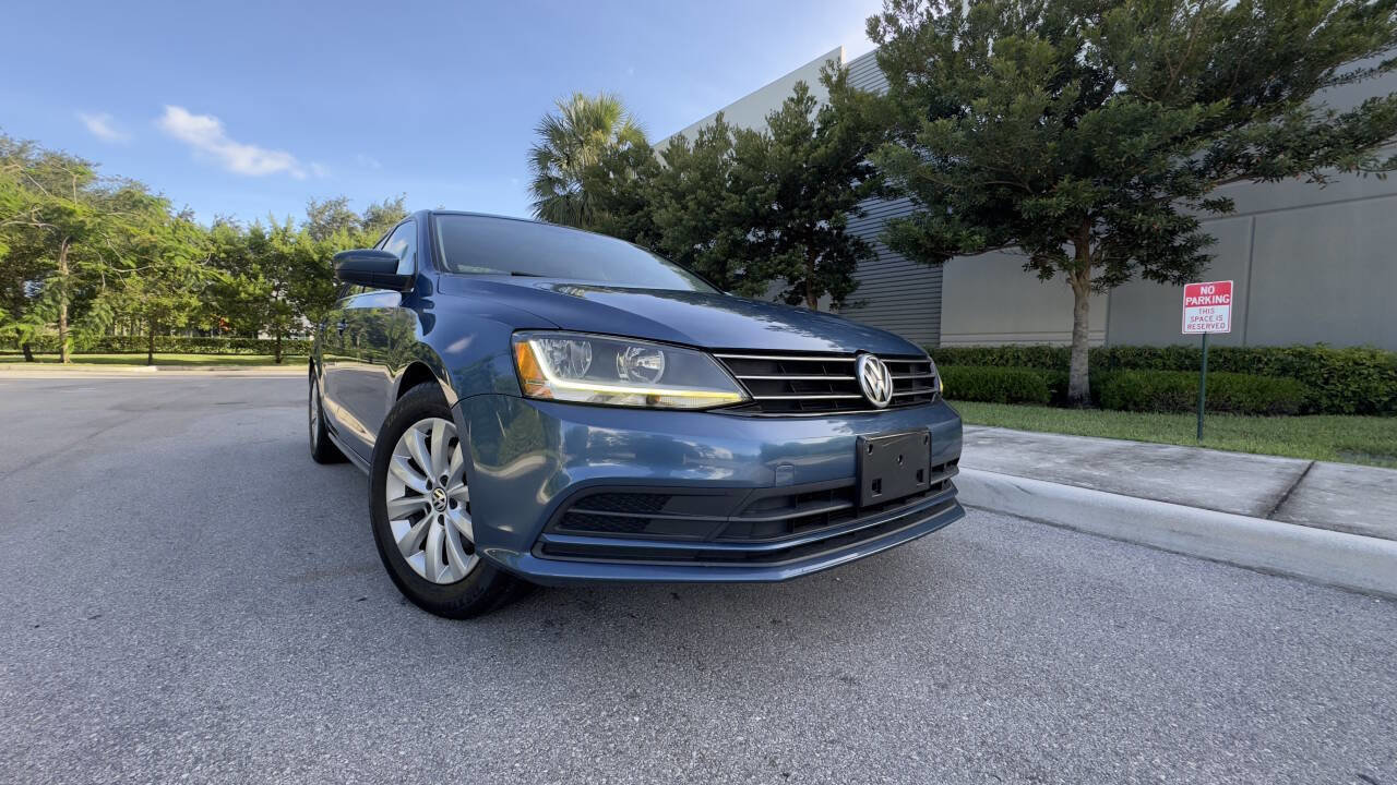 Used 2017 Volkswagen Jetta S image 2