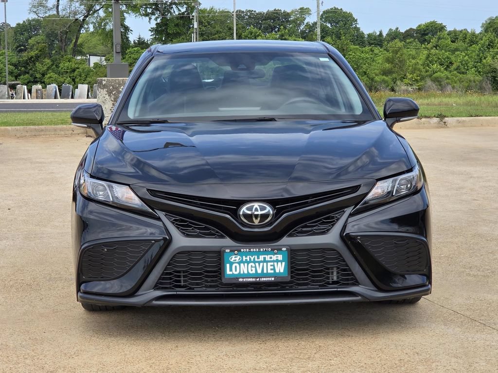Used 2023 Toyota Camry SE FWD image 2