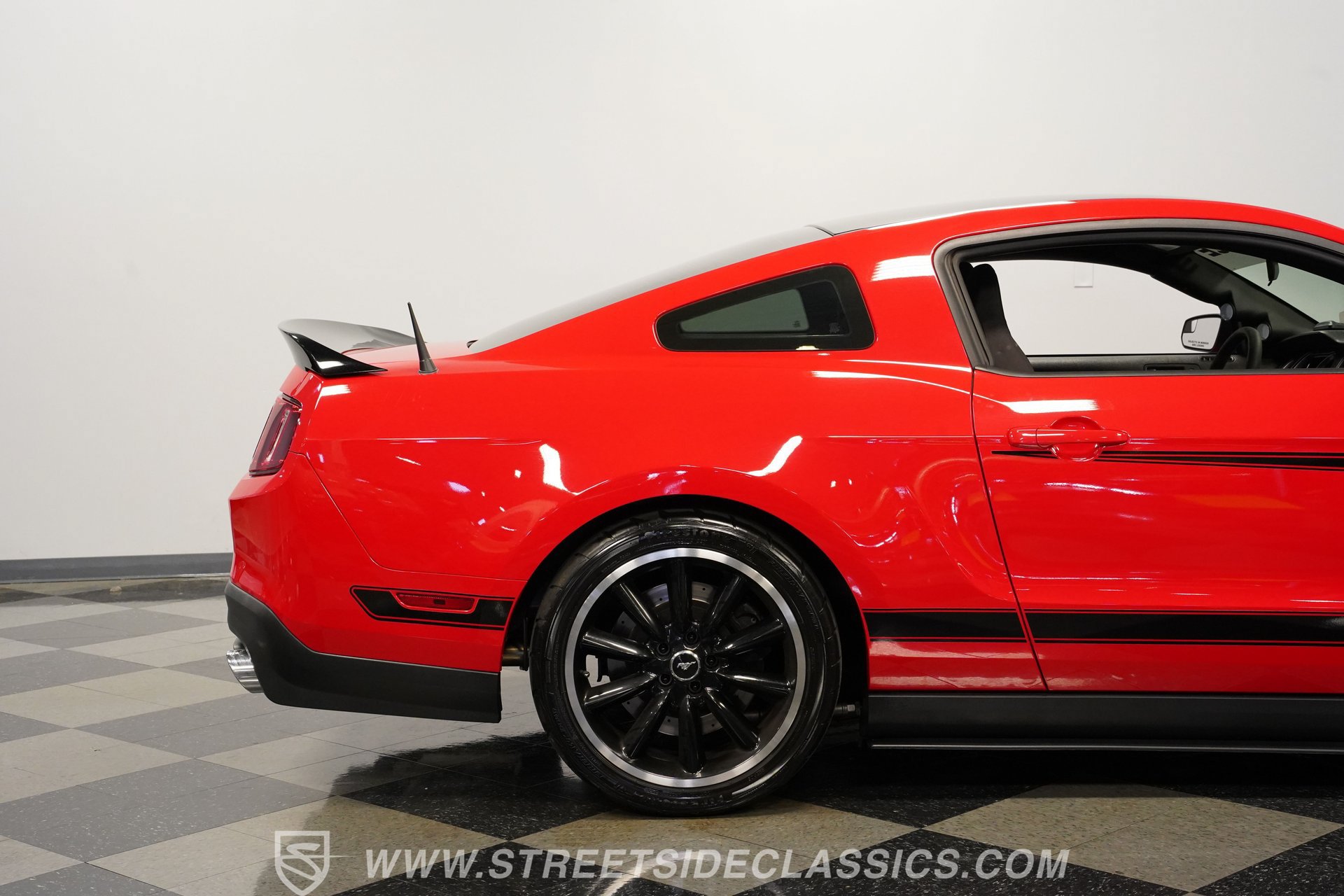 Used 2012 Ford Mustang Boss 302 w/ Boss 302 Accessory Pkg RWD image 30