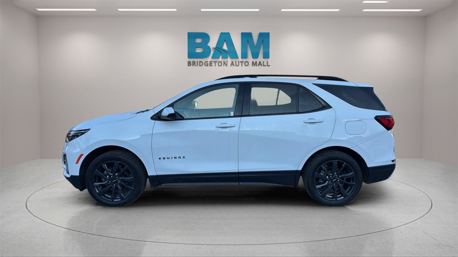 Used 2022 Chevrolet Equinox RS w/ LPO, Floor Liner Package image 4