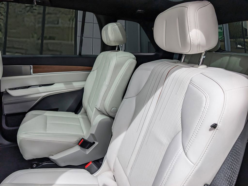 New 2026 Cadillac Vistiq Sport AWD/4WD image 17