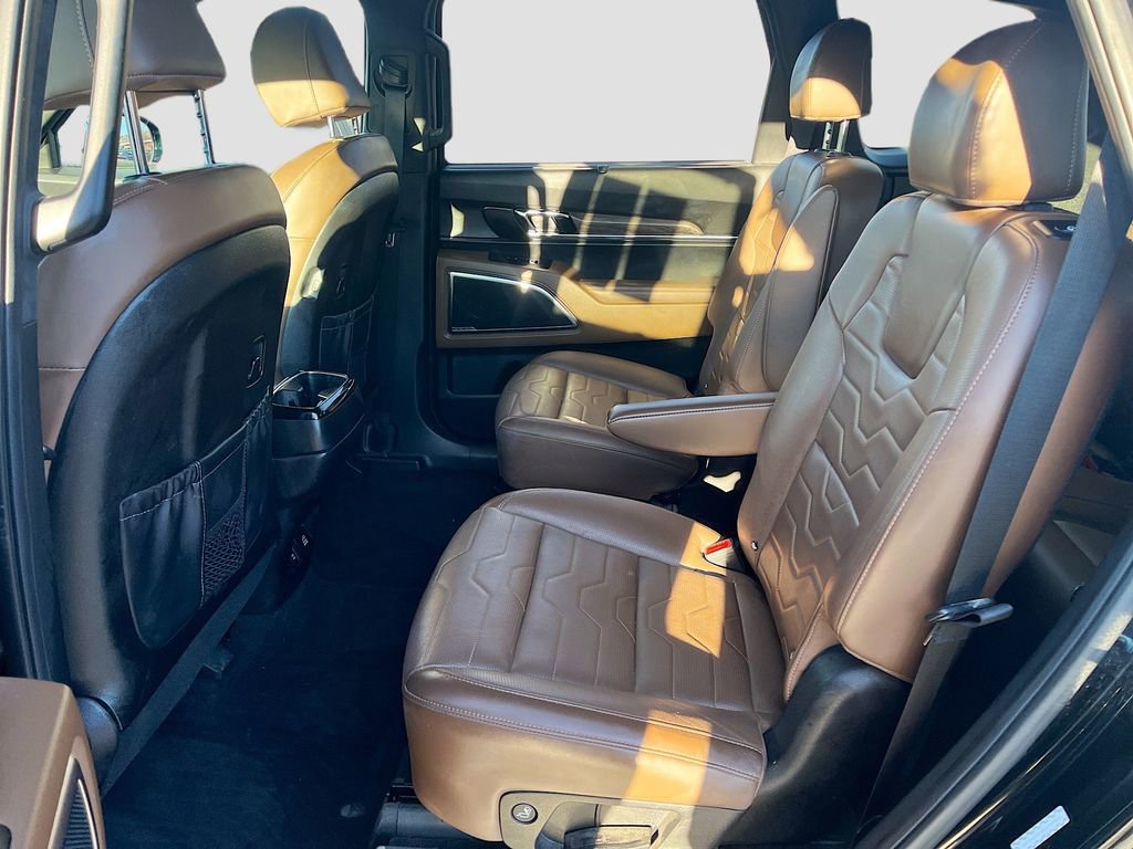 Used 2022 Kia Telluride SX w/ SX Prestige Package image 26