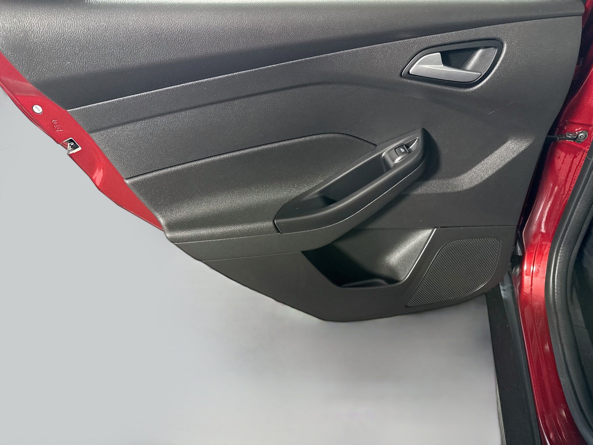 Used 2017 Ford Focus SE FWD image 25