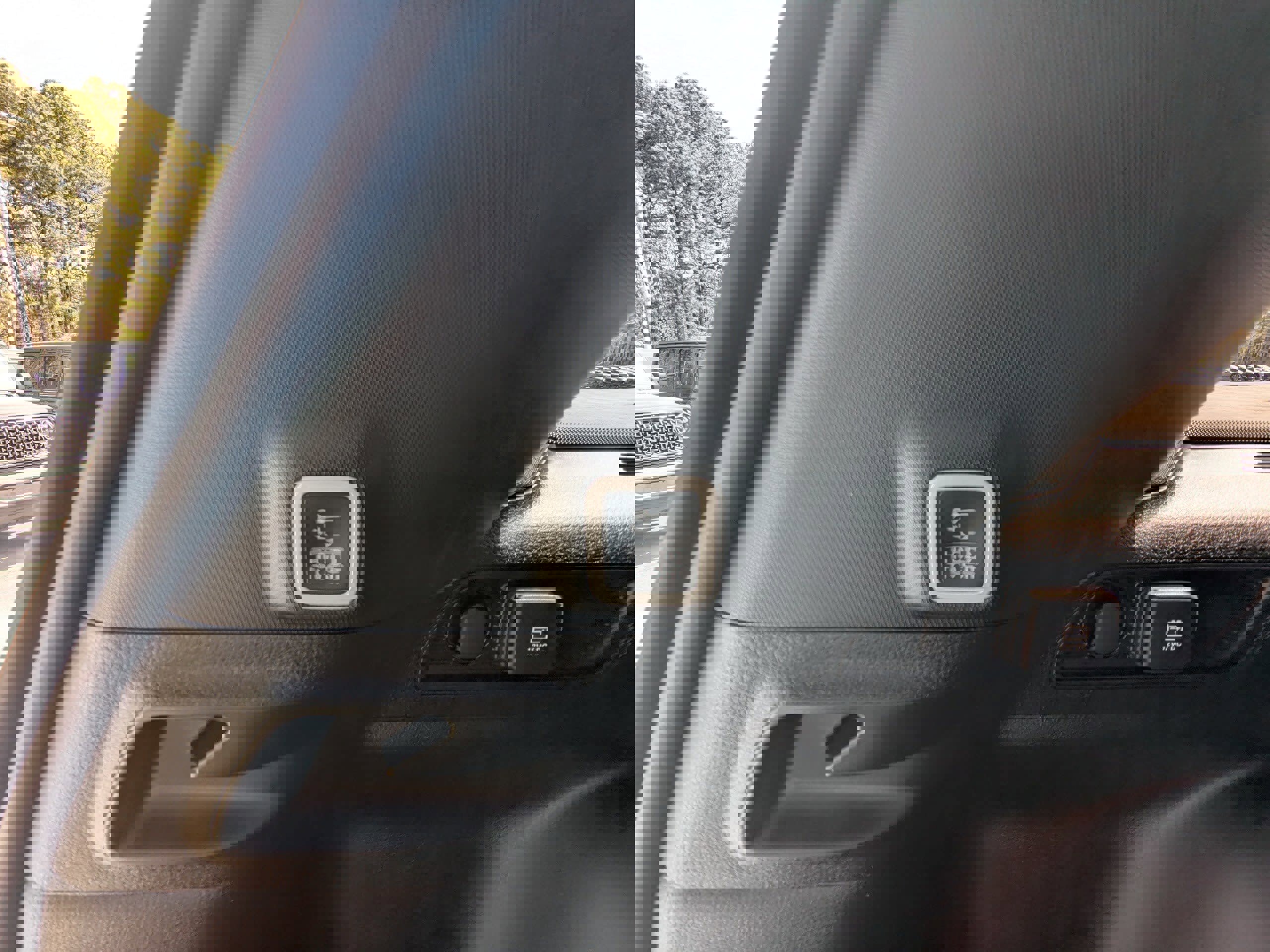 Certified 2025 Jeep Grand Cherokee Laredo X w/ Luxury Tech Group I image 17