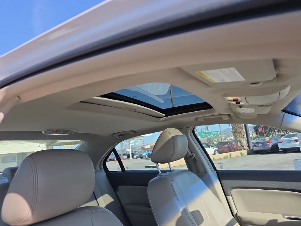 Used 2011 Ford Fusion Hybrid w/ 502A Rapid Spec Order Code FWD image 10