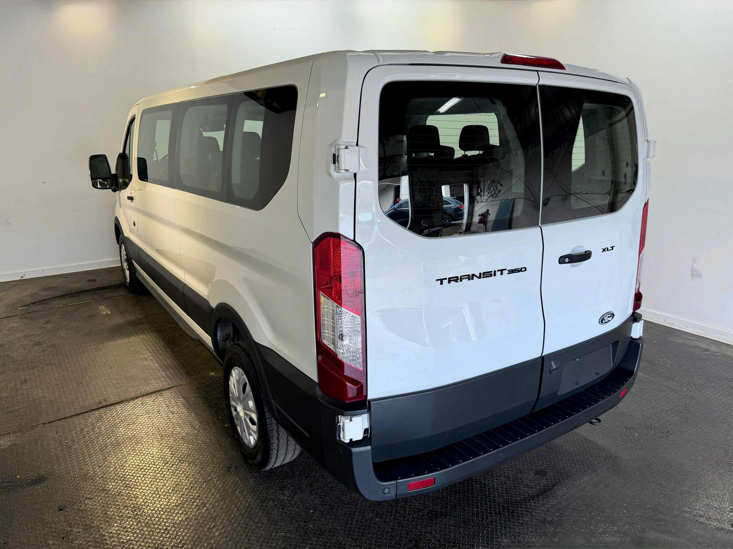 Used 2026 Ford Transit 350 XLT RWD image 5