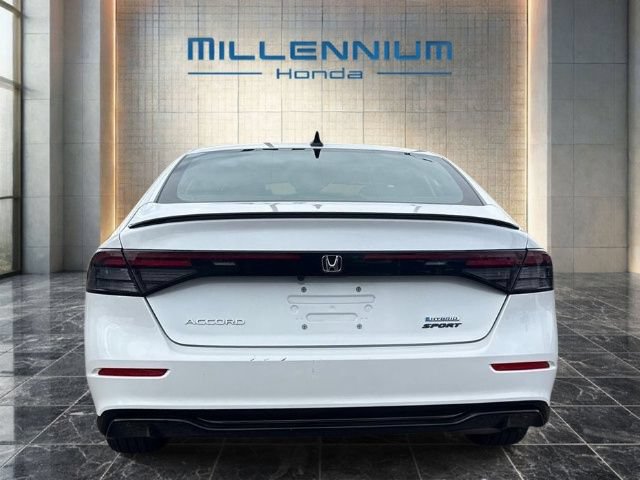 Used 2024 Honda Accord Sport image 4