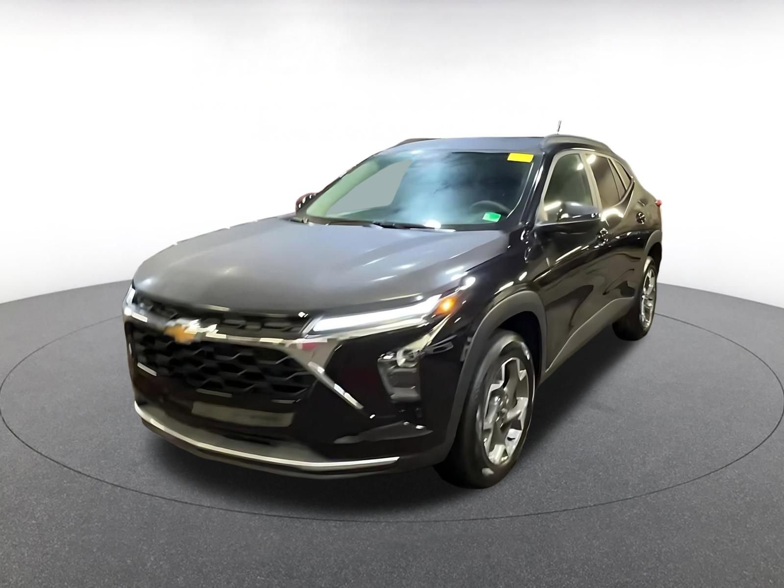 Used 2025 Chevrolet Trax LT image 7