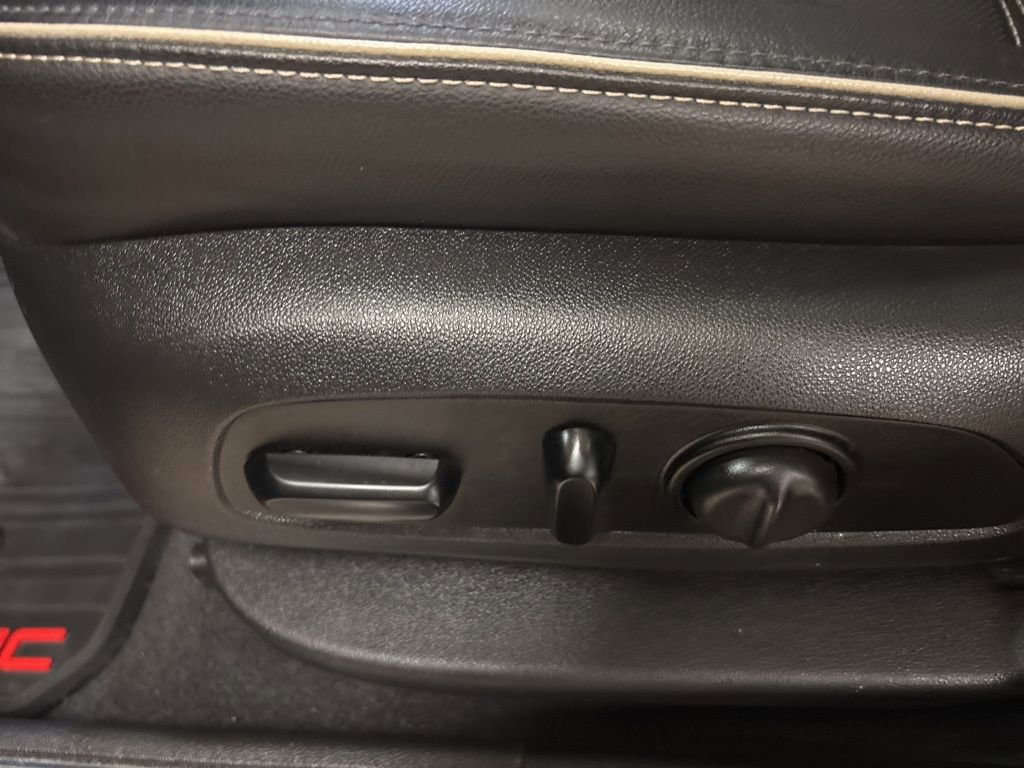 Used 2020 GMC Acadia Denali w/ Denali Ultimate Package image 32