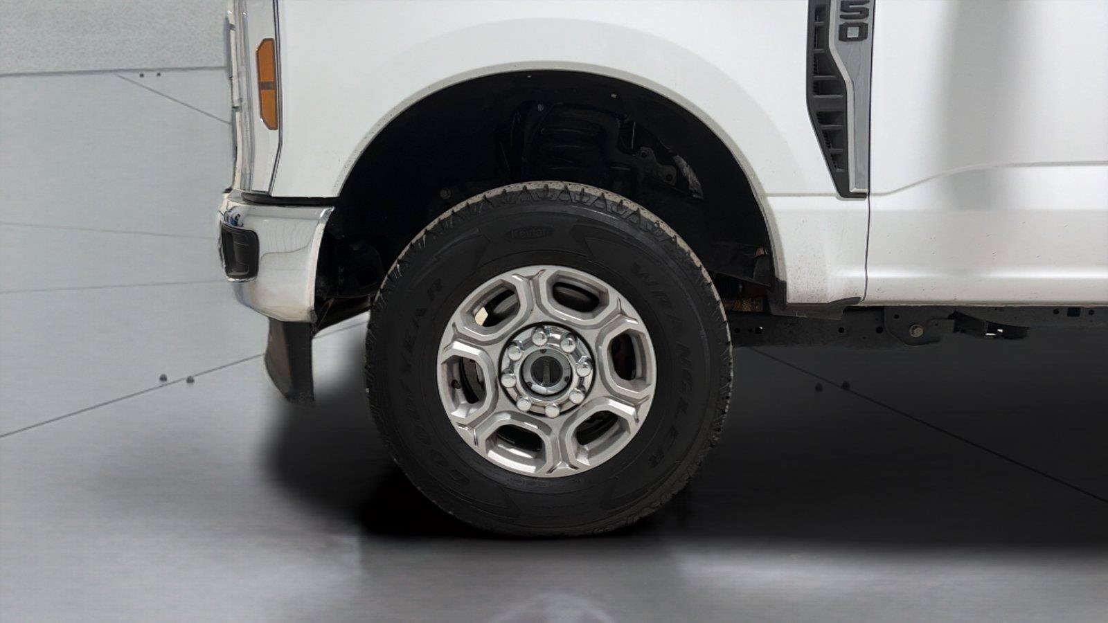 Certified 2025 Ford F250 XLT w/ Snow Plow Prep Package AWD/4WD image 29