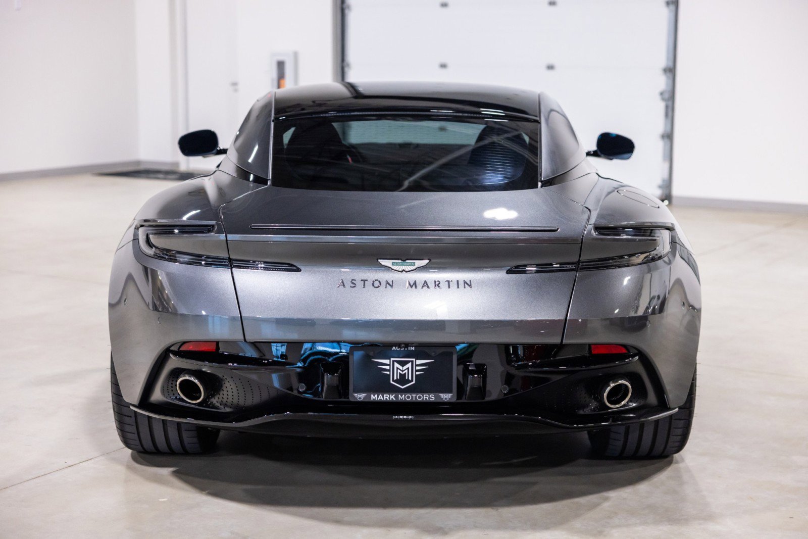 Used 2024 Aston Martin DB12 Coupe image 8