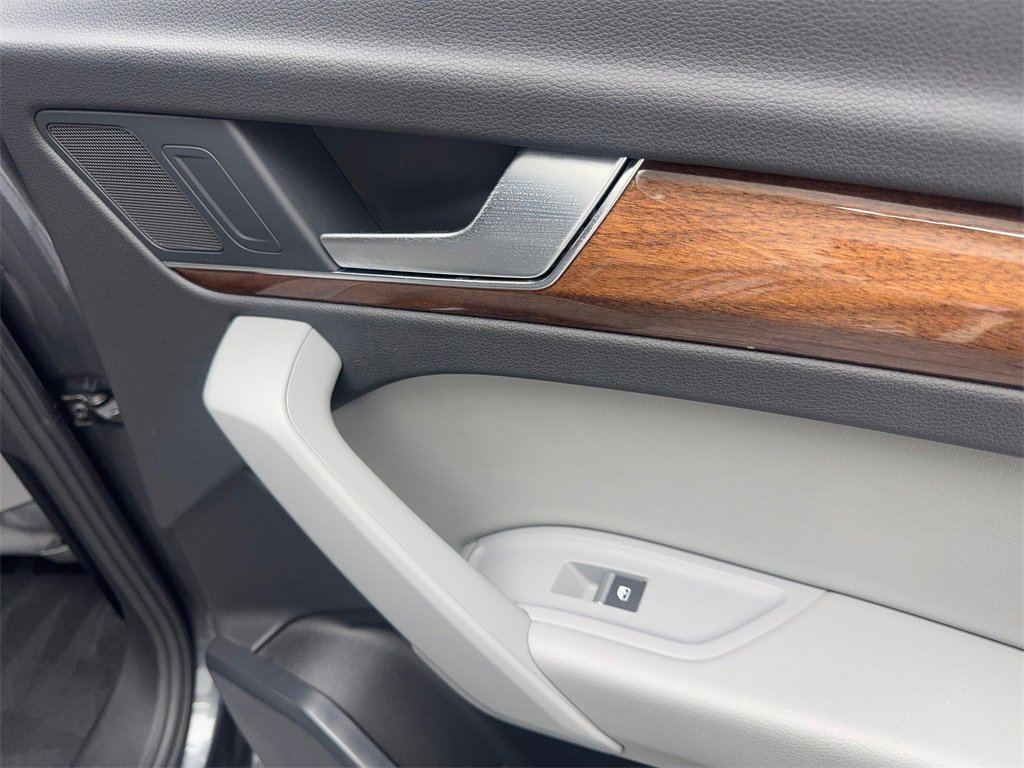 Used 2022 Audi Q5 2.0T Premium w/ Convenience Package image 44