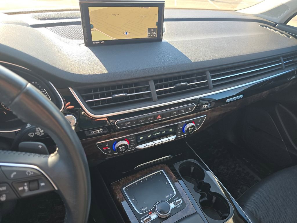 Used 2017 Audi Q7 3.0T Prestige image 28