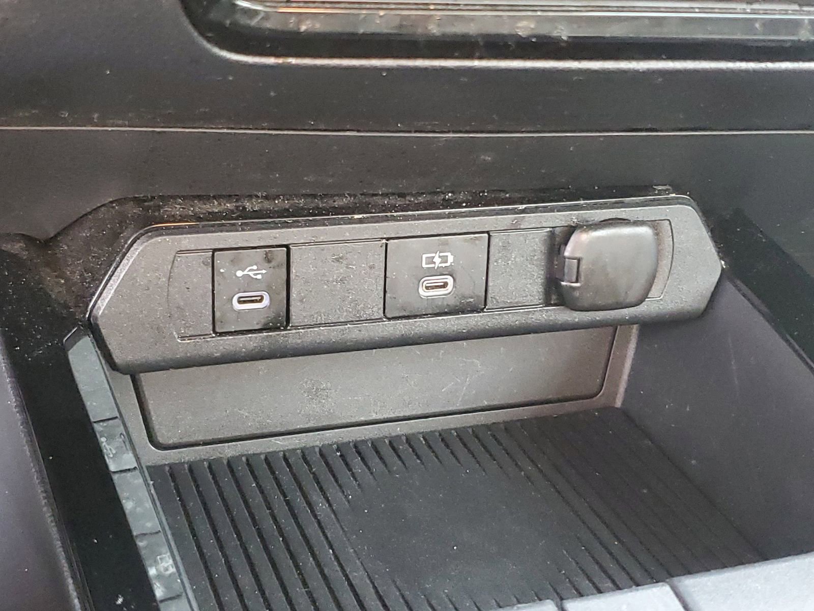 Used 2025 Toyota Prius LE image 27