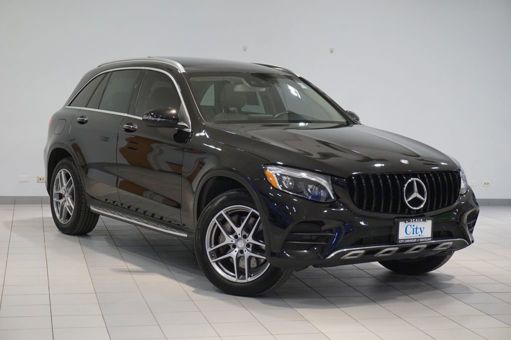 Used 2016 Mercedes-Benz GLC 300 4MATIC image 3