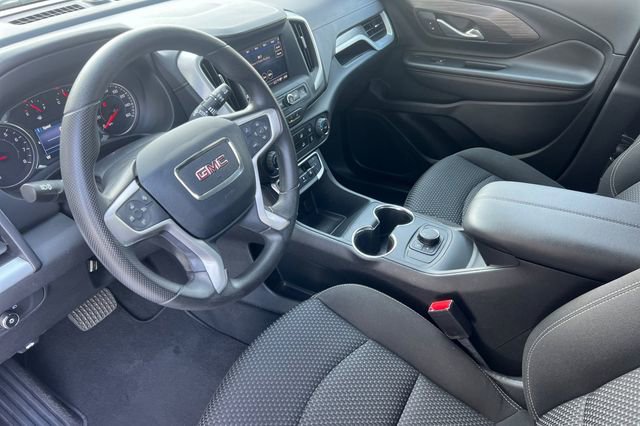 Used 2023 GMC Terrain SLE w/ Elevation Edition image 10
