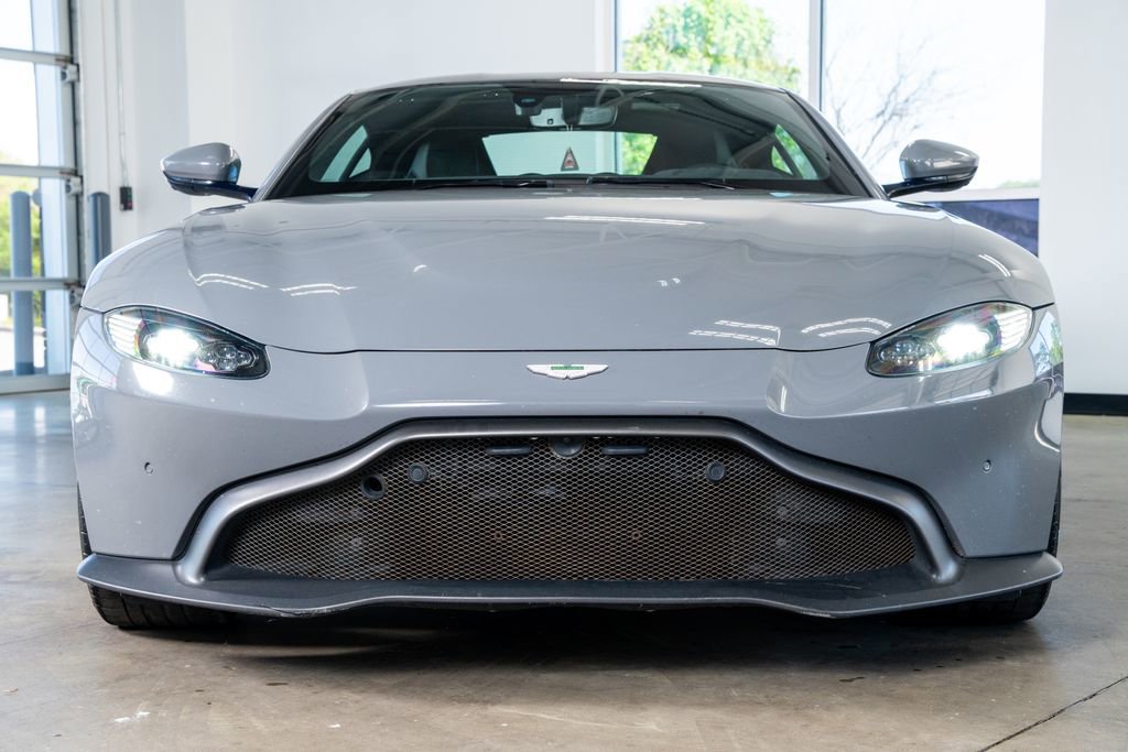 Used 2020 Aston Martin V8 Vantage Coupe image 3