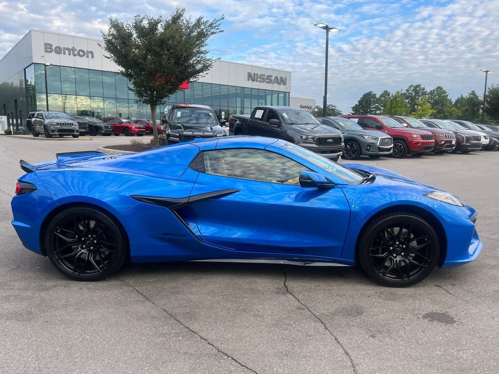 Used 2025 Chevrolet Corvette Z06 RWD image 7