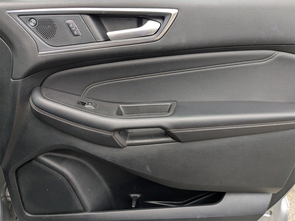 Used 2024 Ford Edge Titanium image 34