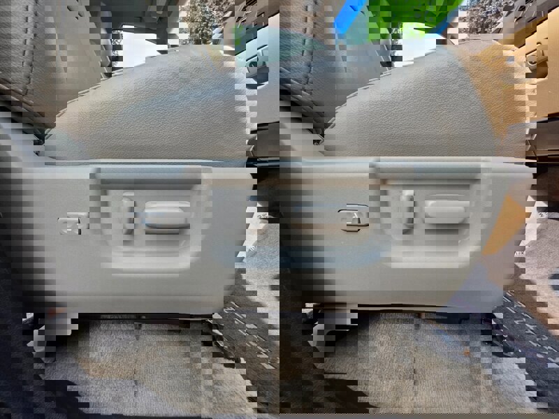 Used 2011 Toyota Sequoia Limited AWD/4WD image 58