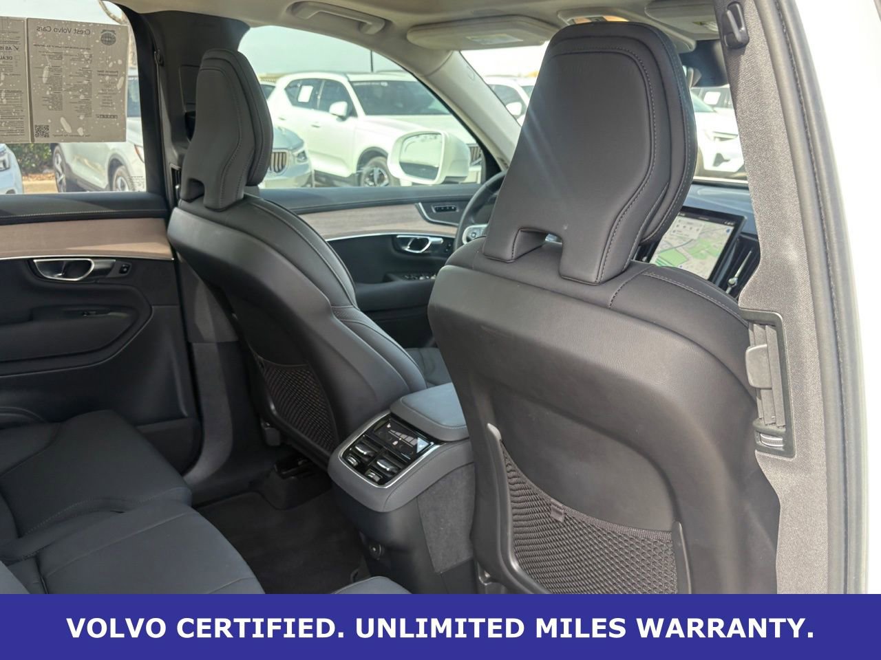Certified 2025 Volvo XC90 B6 Plus image 35