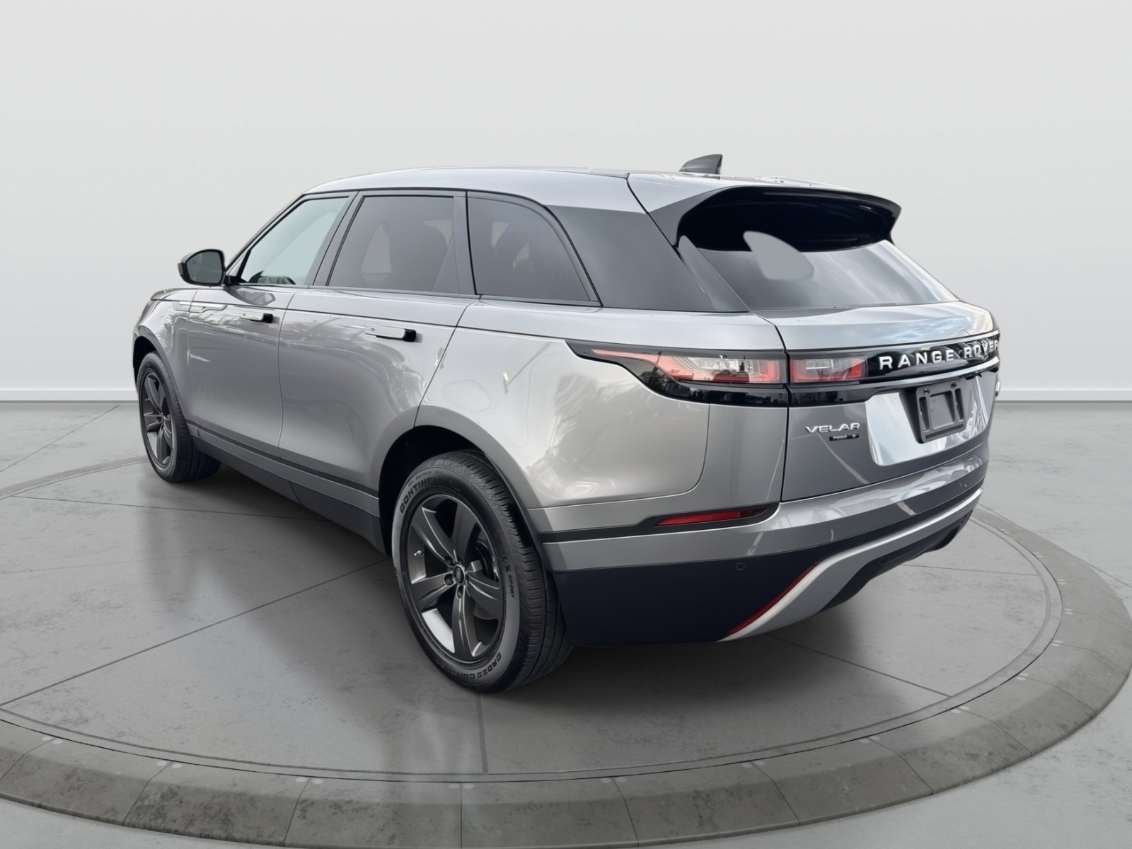 Used 2020 Land Rover Range Rover Velar S image 4