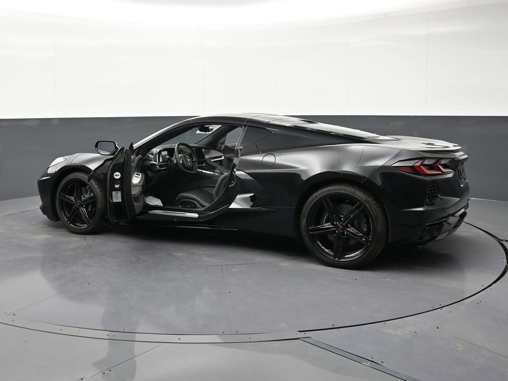Used 2026 Chevrolet Corvette Stingray Coupe w/ 1LT RWD image 32