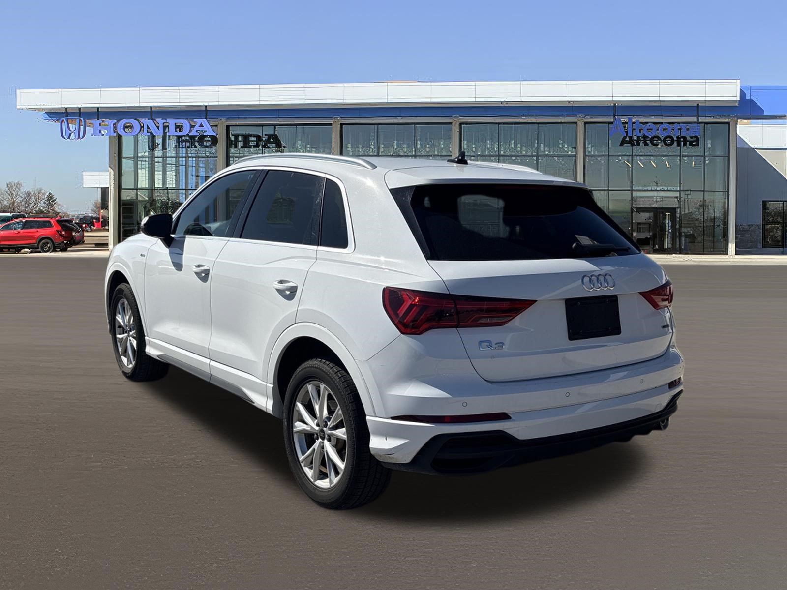Used 2025 Audi Q3 2.0T Premium AWD/4WD image 3