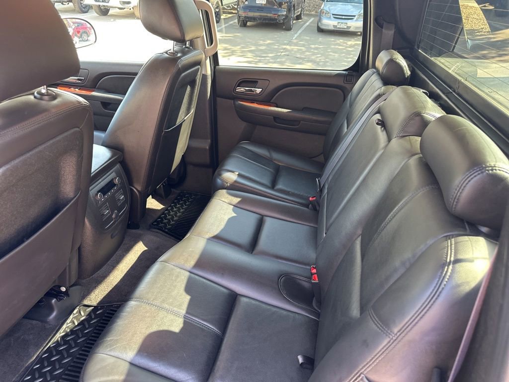 Used 2011 Chevrolet Avalanche LT w/ Texas Edition RWD image 17