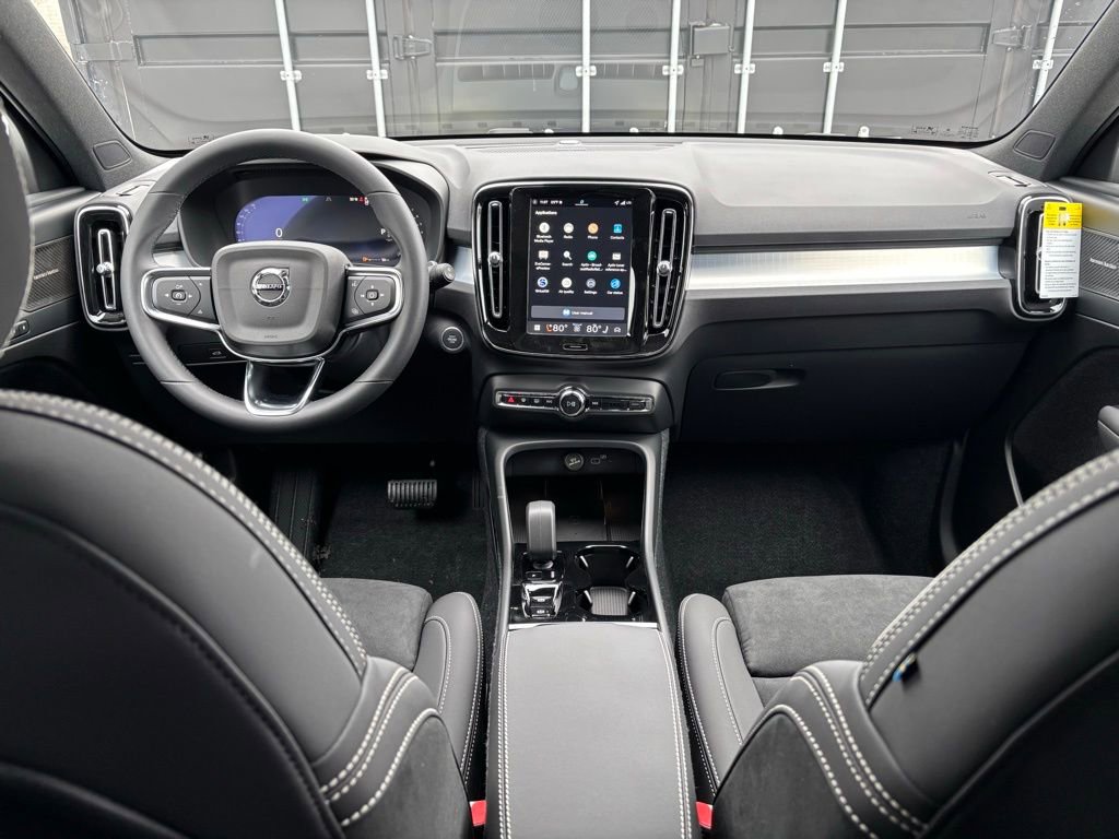 New 2026 Volvo XC40 B5 Ultra w/ Climate Package AWD/4WD image 10