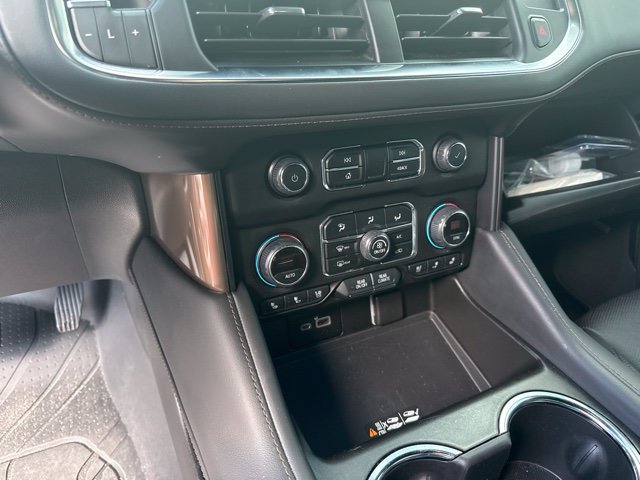 Used 2022 Chevrolet Suburban High Country RWD image 20