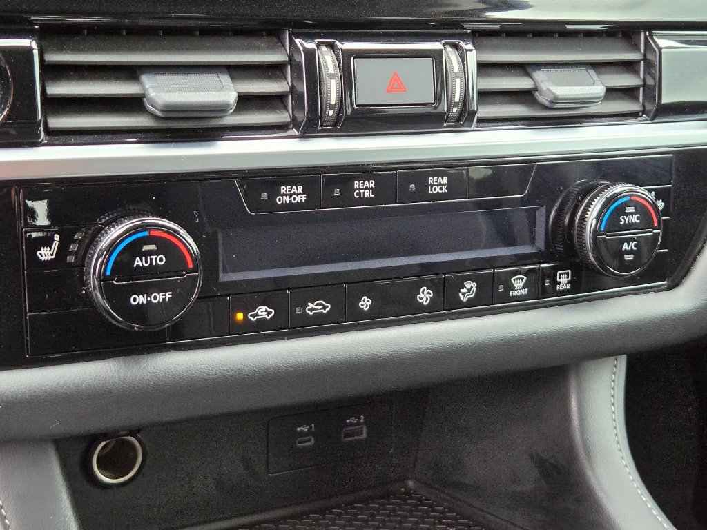 Used 2025 Nissan Pathfinder SV AWD/4WD image 22