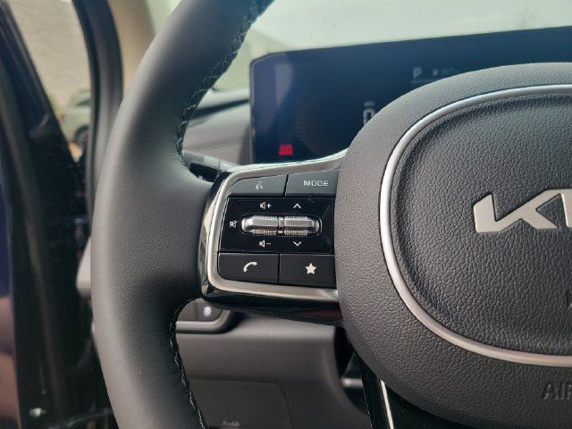 New 2026 Kia Carnival EX FWD image 17