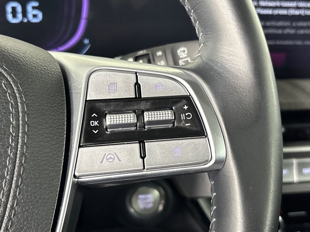 Used 2024 Kia Telluride EX w/ EX Captain's Chair Package image 16