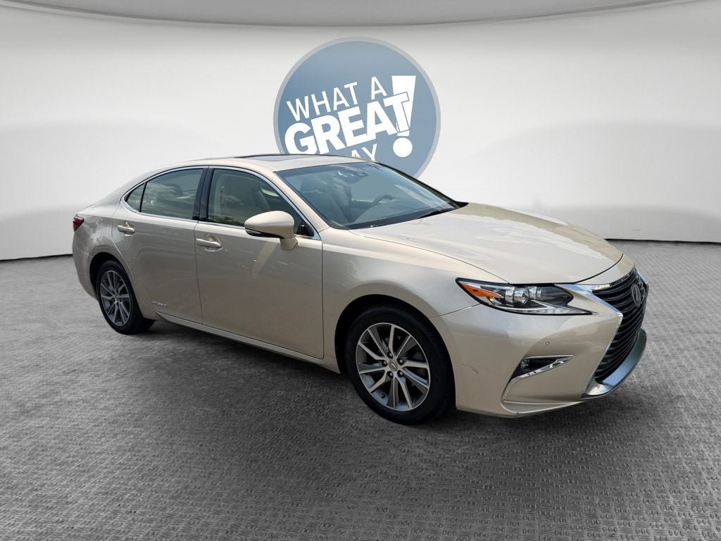 Used 2017 Lexus ES 300h FWD image 1
