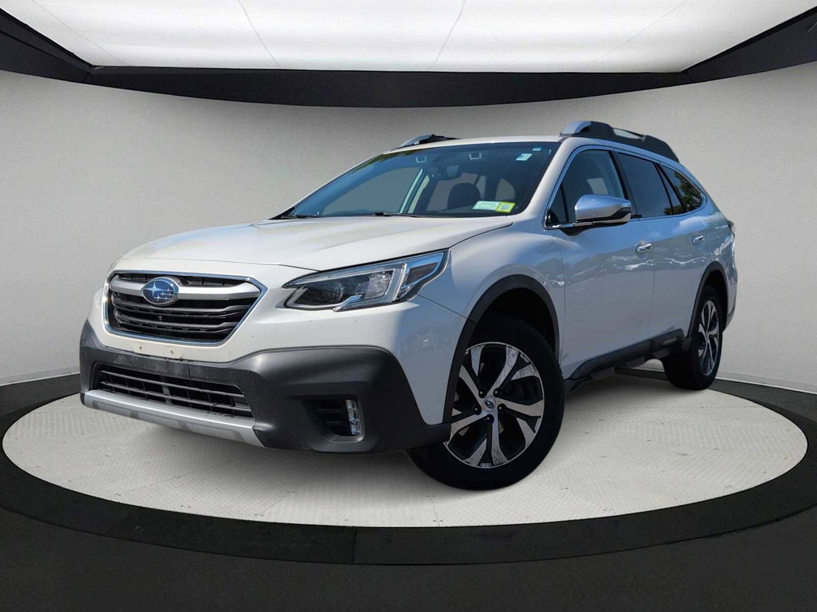 Used 2020 Subaru Outback Touring AWD/4WD image 1