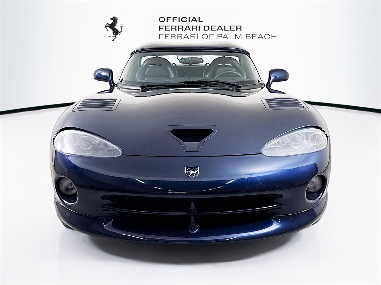 Used 2001 Dodge Viper RT/10 image 2