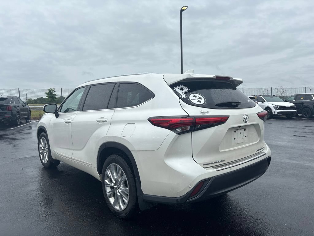 Used 2020 Toyota Highlander Limited w/ Protection Package #3 AWD/4WD image 5