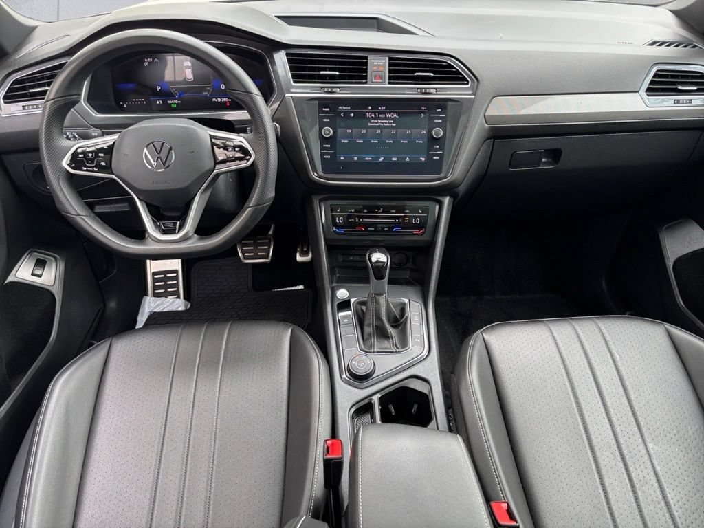 Used 2024 Volkswagen Tiguan SE R-Line AWD/4WD image 16