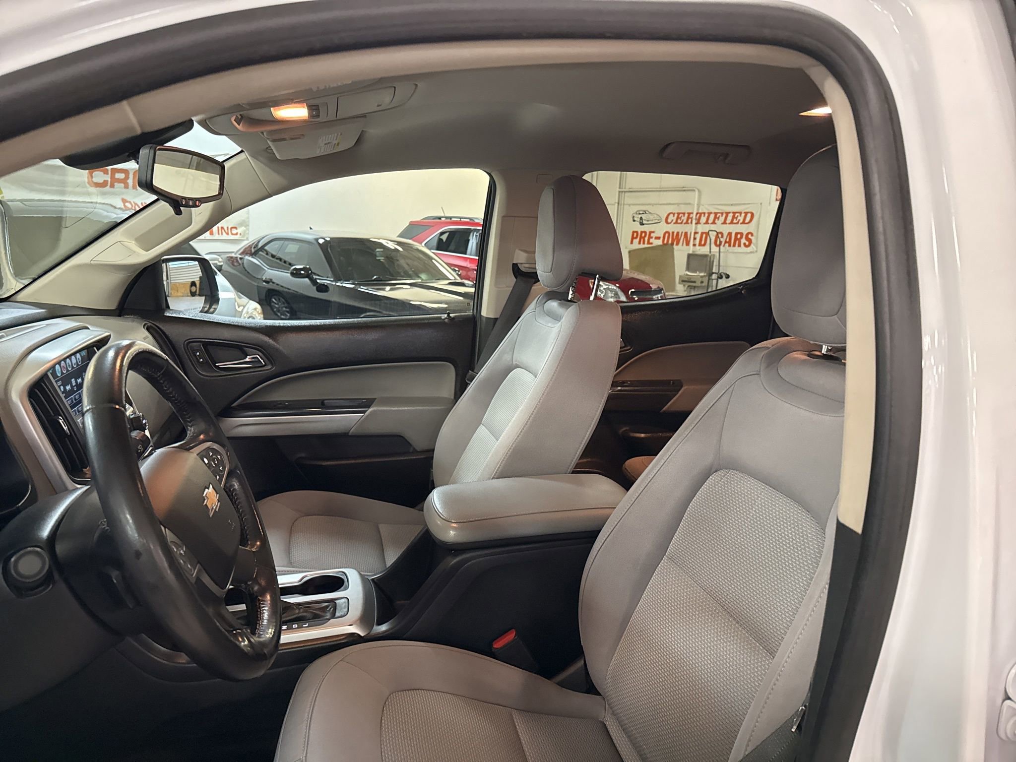 Used 2018 Chevrolet Colorado LT image 18