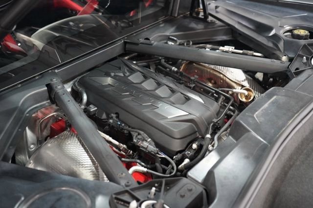 Used 2024 Chevrolet Corvette Stingray Premium Cpe w/ Z51 Performance Package RWD image 32