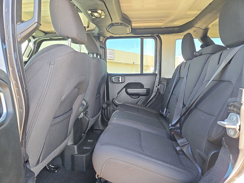 Used 2023 Jeep Wrangler Unlimited image 16